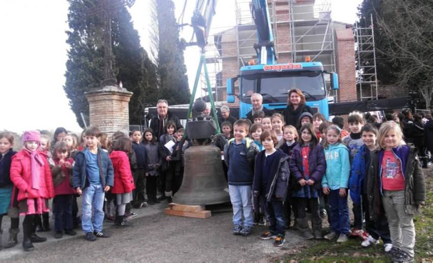 Le retour des cloches à l'église de Saint-Pierre-de-Lages-photo DDM