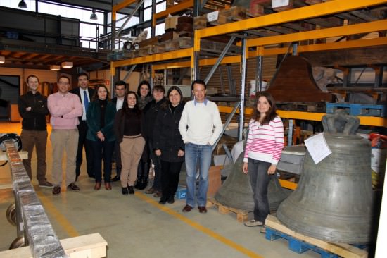 La Jeune Chambre Economique de Tarbes en visite chez le campaniste Laumaillé - photo JCE