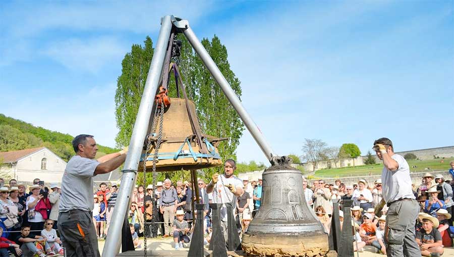 Abbaye de Fontevraud. Une nouvelle cloche baptisée Aliénor
