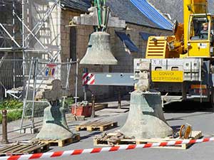 Travaux sur le clocher de l'Ile Bouchard
