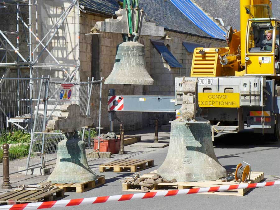 Travaux sur le clocher de l'Ile Bouchard
